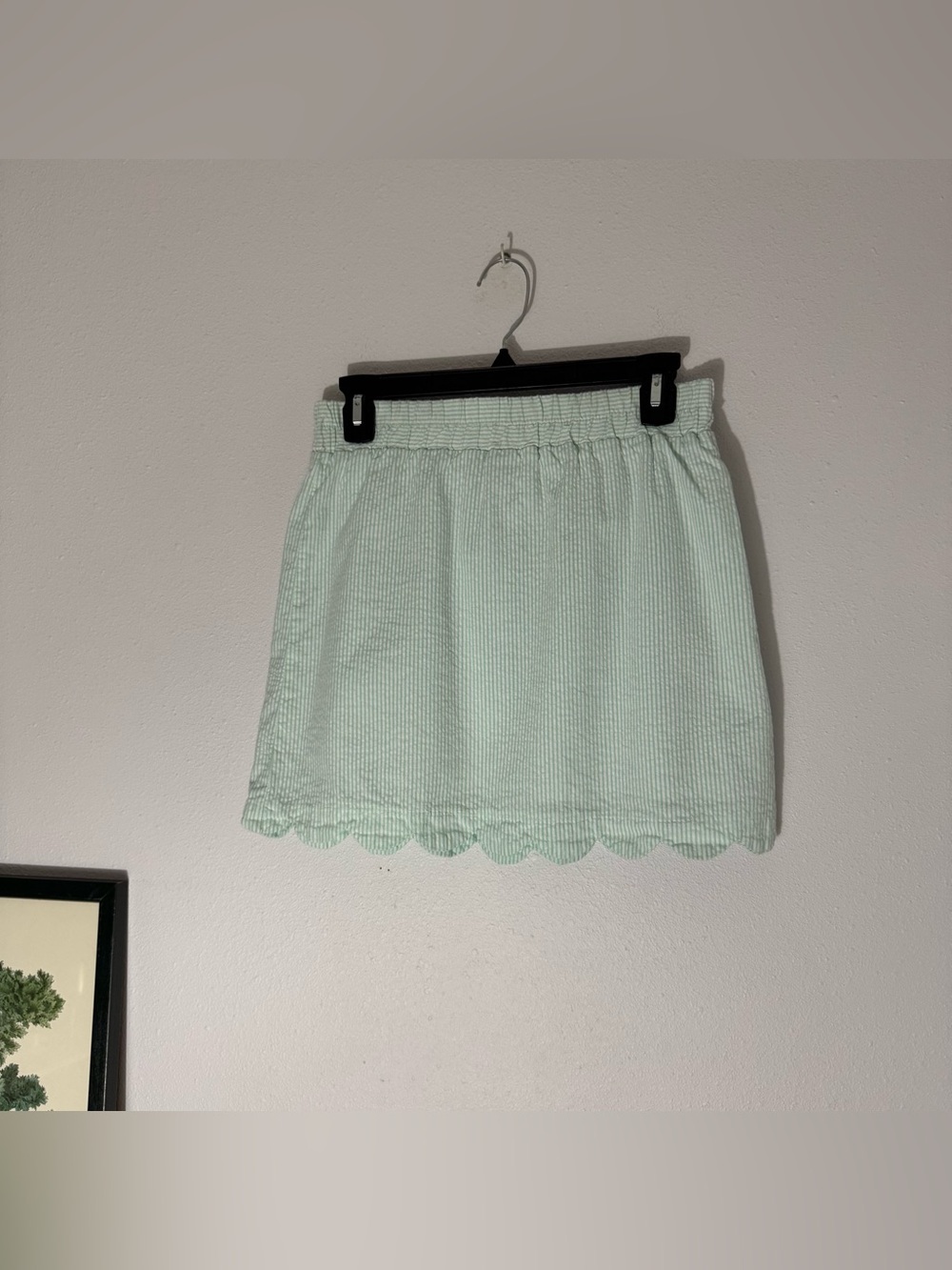 Freestyle Revolution white and pale mint green striped scalloped skirt size L